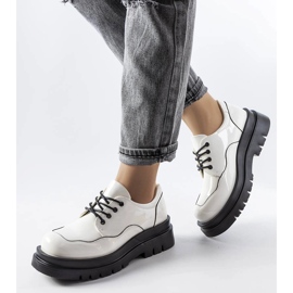 White brogues on a massive Cheshire sole 1