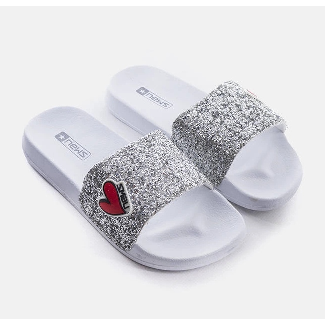 Children's gray glitter slippers from Boncoeur silver 1 Children's gray glitter slippers from Boncoeur silver 1