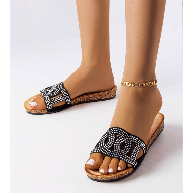 Black slides decorated with Lagacé jets 1