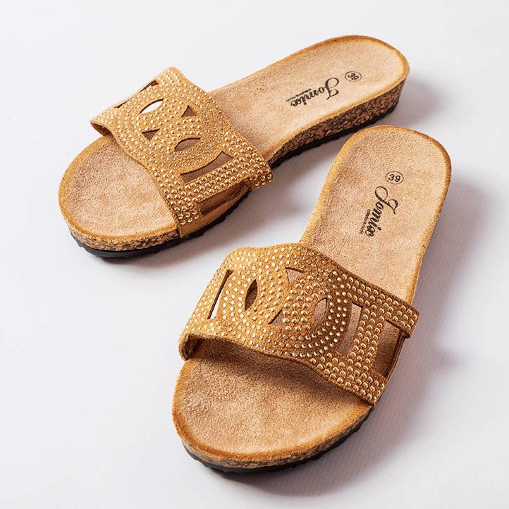 Brown slides decorated with Lagacé jets 2