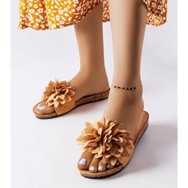 Brown slippers decorated with Farland flowers 1