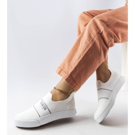 Big Star women's white sneakers JJ274092 1