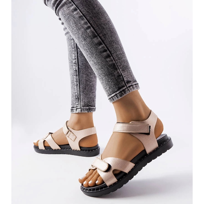 Bellefeuille beige shiny sandals 1