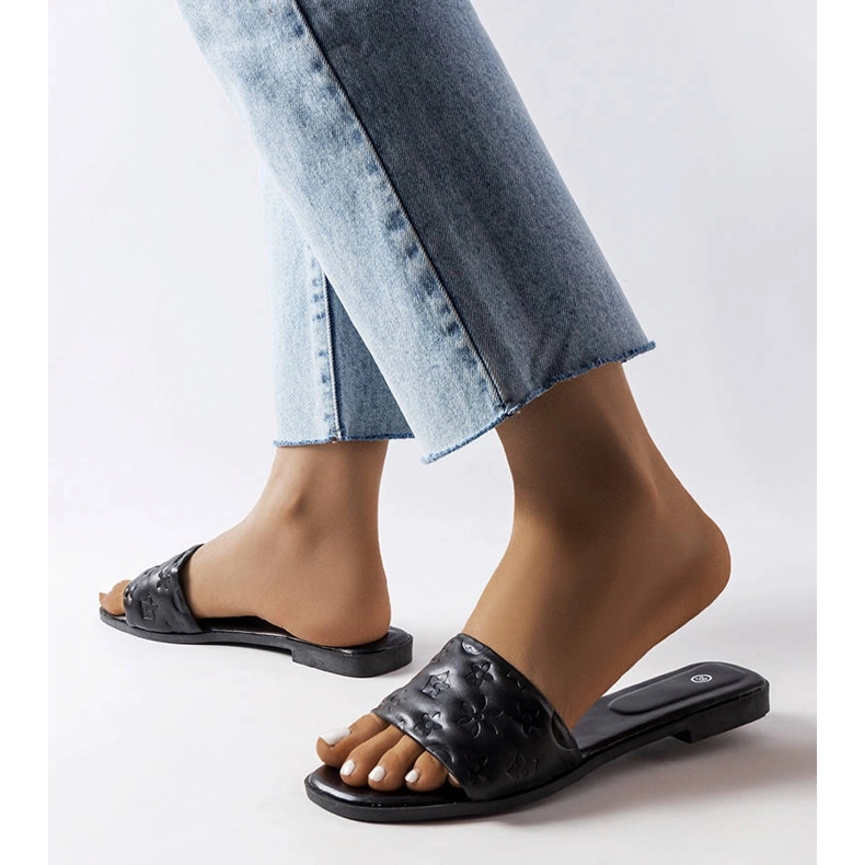 Black flat sandals from Amalie 2