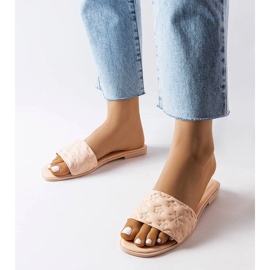 Beige flat sandals from Amalie 1