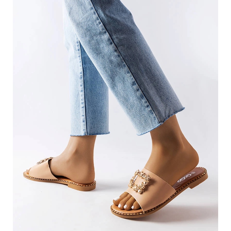 Beige sliders with decoration from Miriama 2