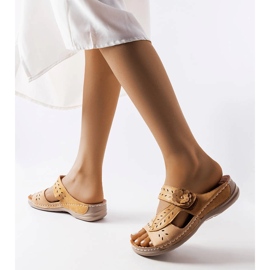 Beige low wedge sandals from Jolanta 2