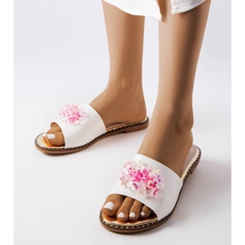Inna White slippers with Lowa crystals 1