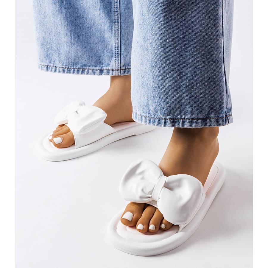 White slippers with bow from Lende KeeShoes