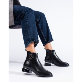 Black elegant flat boots by Vinceza 1