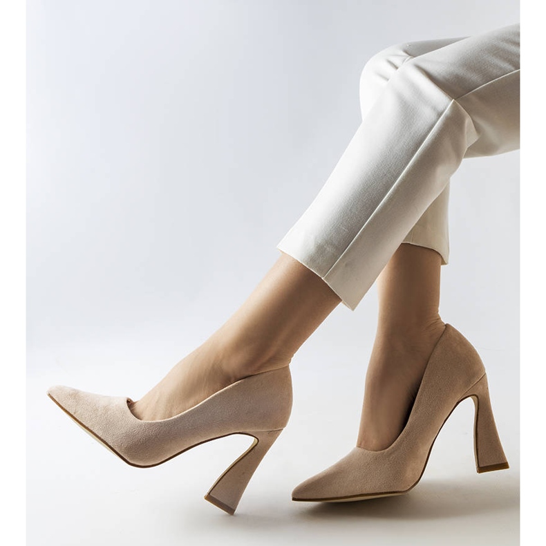 Inna Beige pumps on an asymmetric stiletto heel from Linda 1