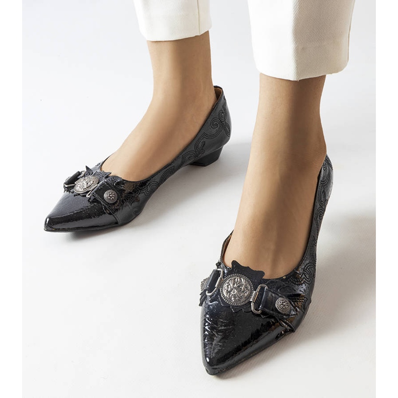 Black low heel pumps from Siciliano 1