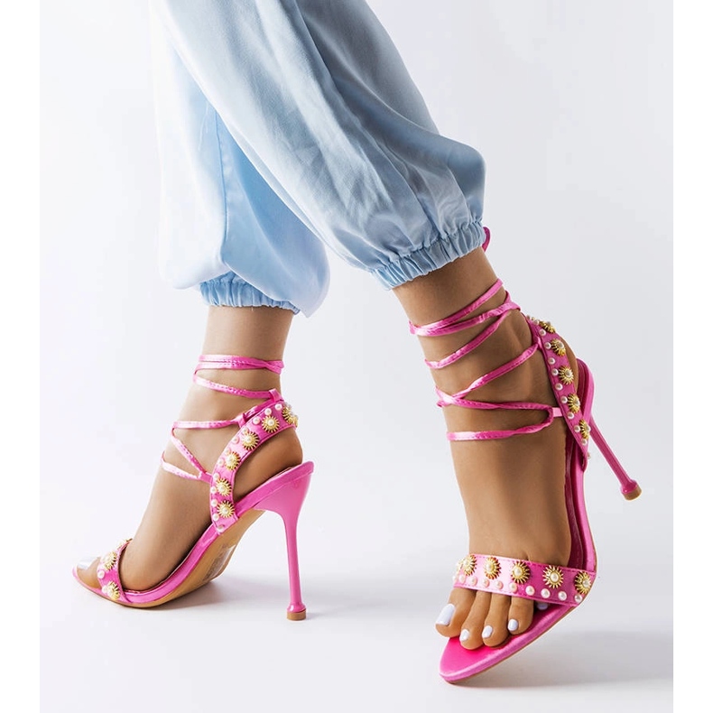 Pink sandals decorated with Grange pearls 1