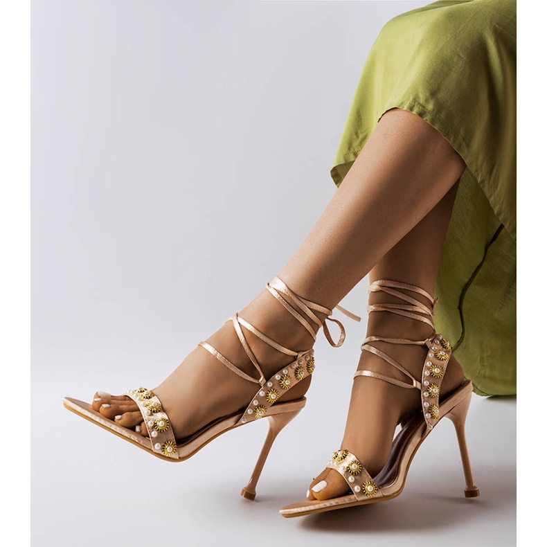 Gold sandals decorated with Grange pearls beige 1