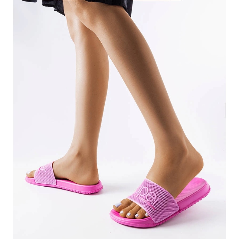 Pink rubber slippers from Azelio 2 Pink rubber slippers from Azelio 2