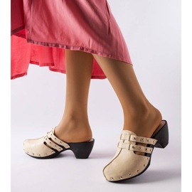 Beige clogs from Custer 1