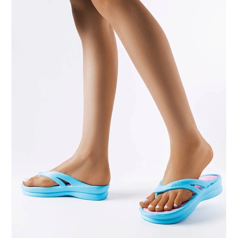Blue light flip flops from Isla 2