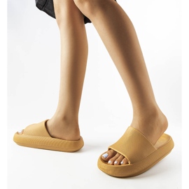 Brown rubber flip-flops from Porto 2