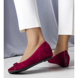 Burgundy ballerinas with an indoor wedge from Cailot red 1