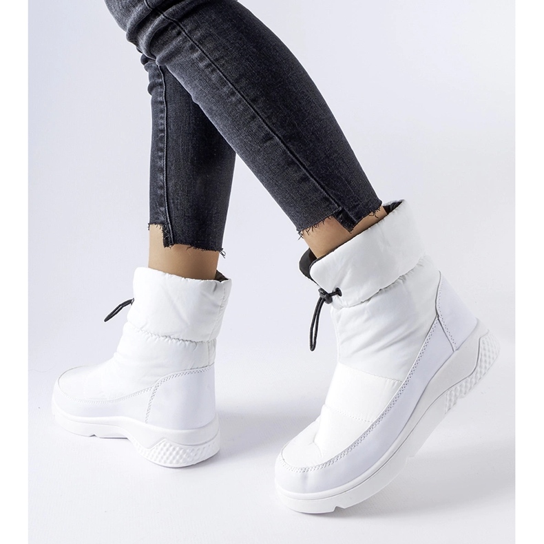 Jensen white women's insulated snow boots 1