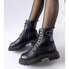 Black insulated boots with Broberg zircons 1