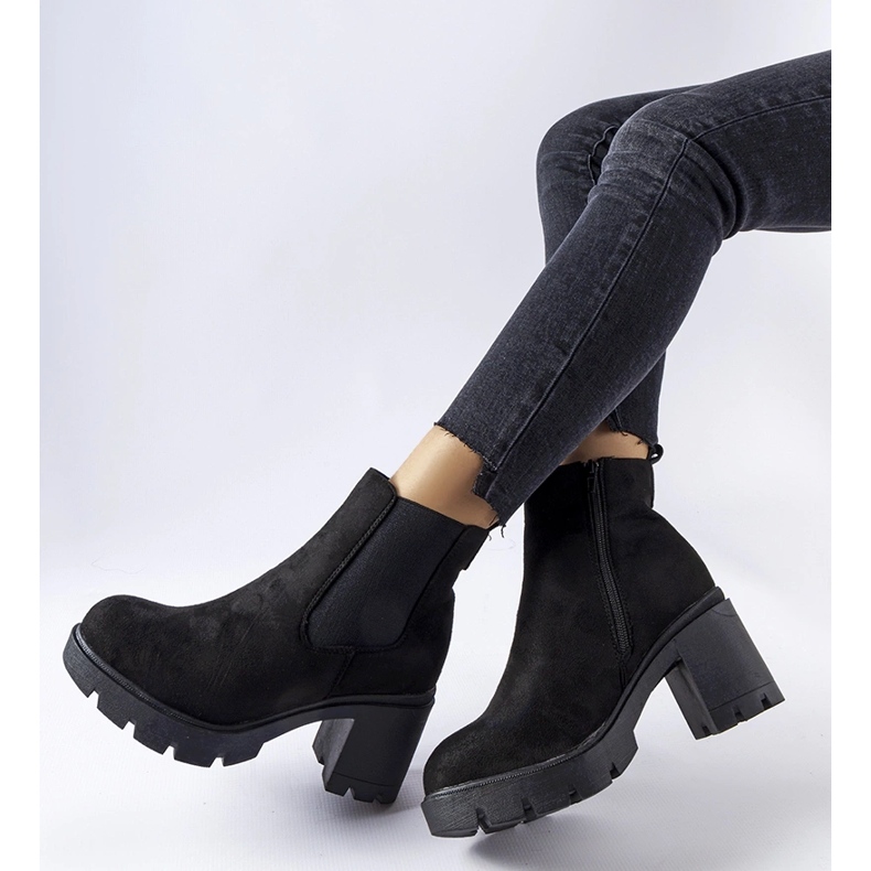 Black ankle boots with a thick heel from Tobiassen 1