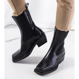 Black Maret boots 1