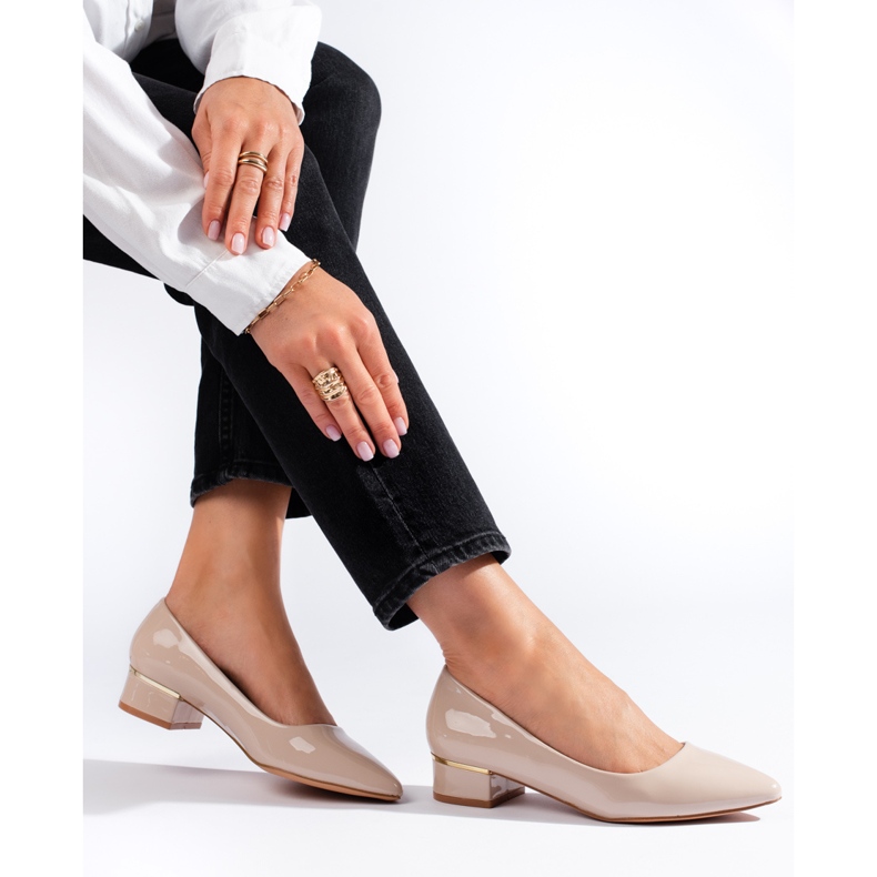 Goodin Classic pumps with low heels beige 1
