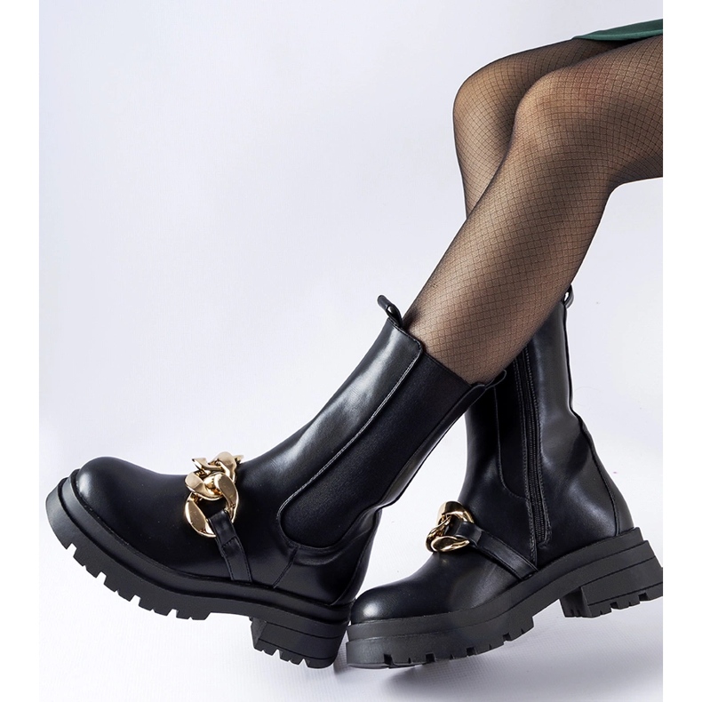 Black ankle boots with Thierry chain 1