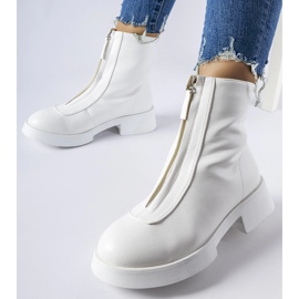 White insulated ankle boots with Baldo zipper 1