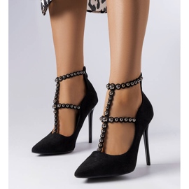 BM Black pins decorated with a Prunella stripe 1