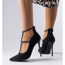 BM Black pins decorated with a Prunella stripe 2