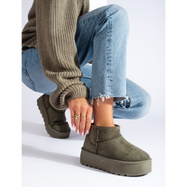 Green snow boots on the Shelovet platform 1 Green snow boots on the Shelovet platform 1