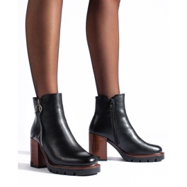 Classic black ankle boots from Vinceza 1