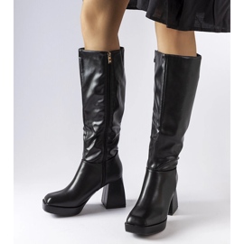 Black boots on a massive post from Villanova 1