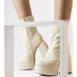 Beige high heel boots from Baratti 2