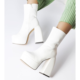 White high heel boots from Baratti 1