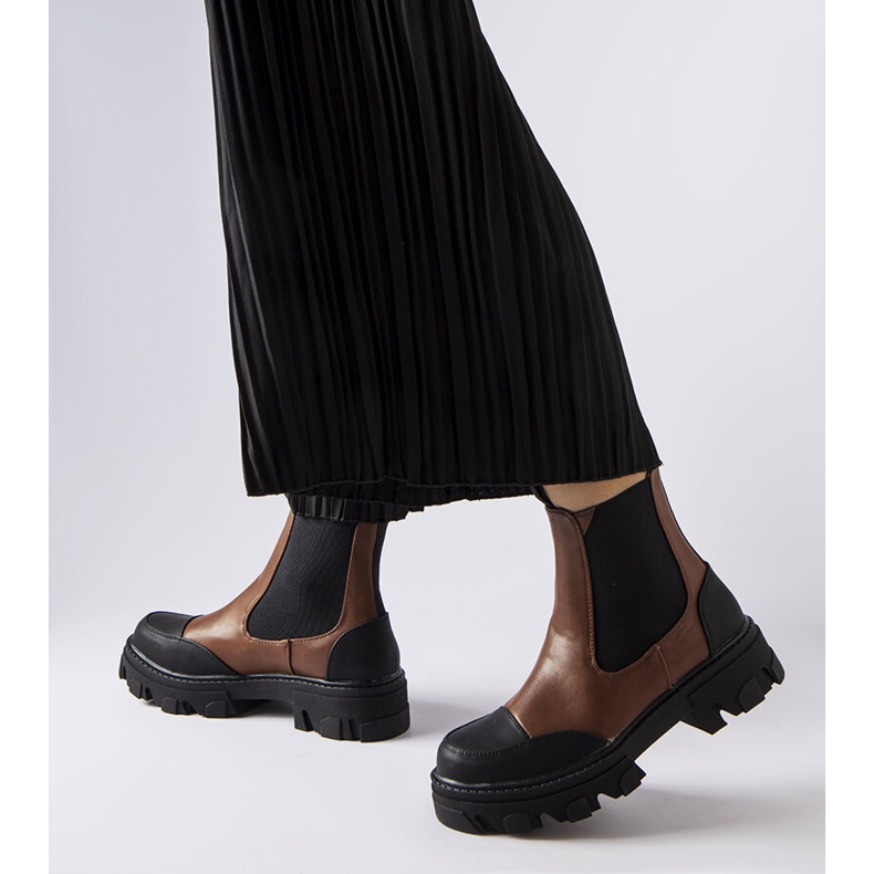 Brown slip-on boots from Sibyla 1