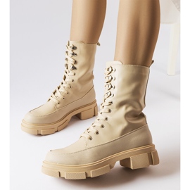 Beige worker boots on a thicker sole from Lori 1