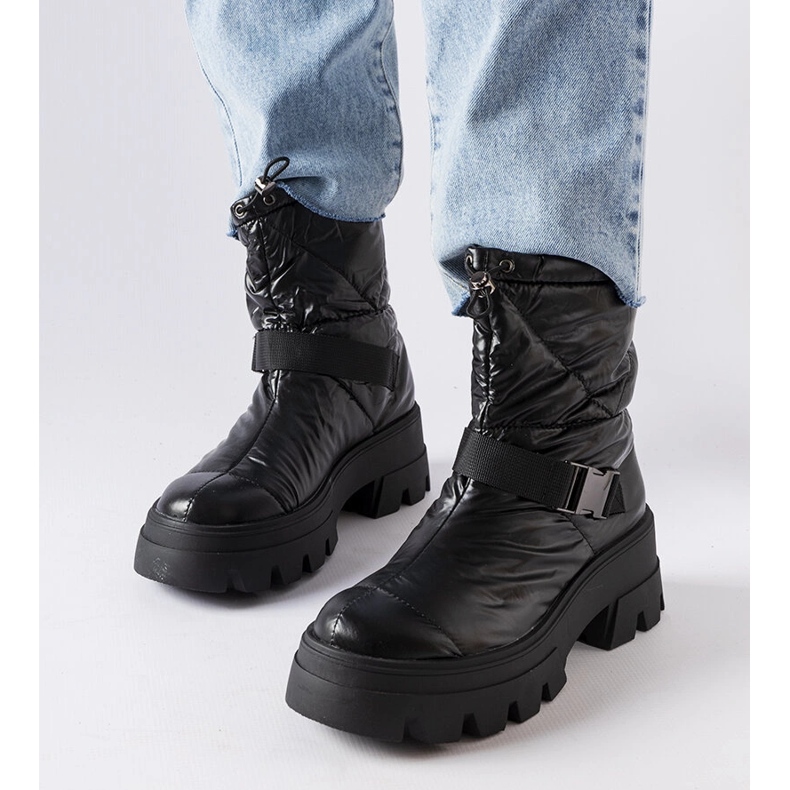 Ambretta black lacquered snow boots 2