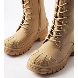 Beige worker boots with a thicker sole from Manara 1