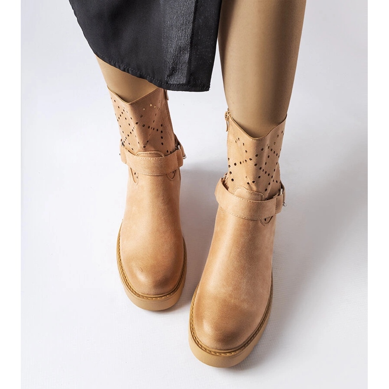 Beige openwork boots with chain from Procopio 1