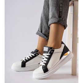 Inna Black and white shoes with a silver accent from Palais 1
