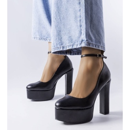 Black high heel pumps from Hervé 1