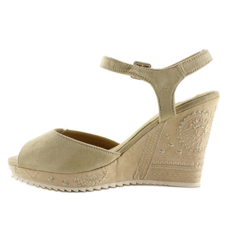 Wedge sandals with embroidery R93 Beige 1