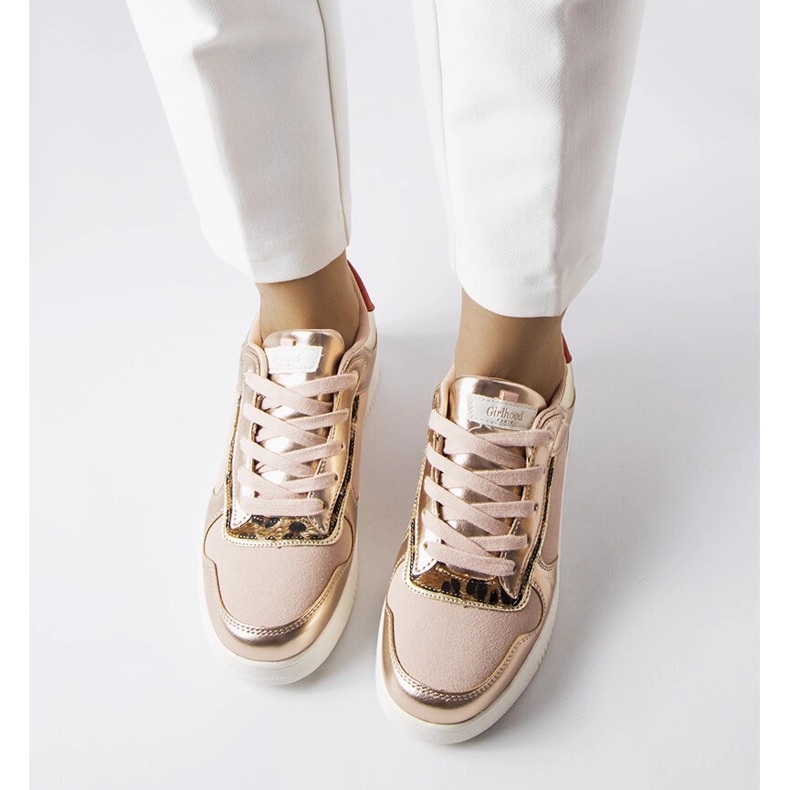Powder sneakers with a gold insert from Perrault pink 1