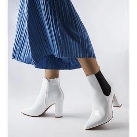 Dolla white lacquered boots on the post 1