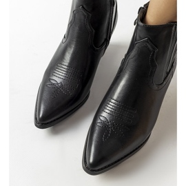 Black classic cowboy boots from Gustav 1