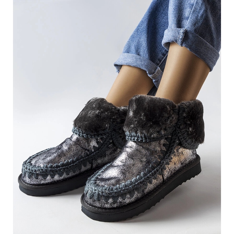 Gray metallic Eskimo insulated boots from Maggi grey 1 Gray metallic Eskimo insulated boots from Maggi grey 1