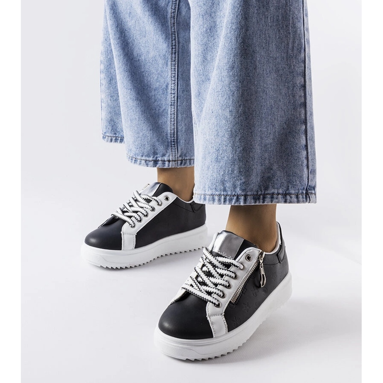 Inna Black sneakers on the Romola platform 1